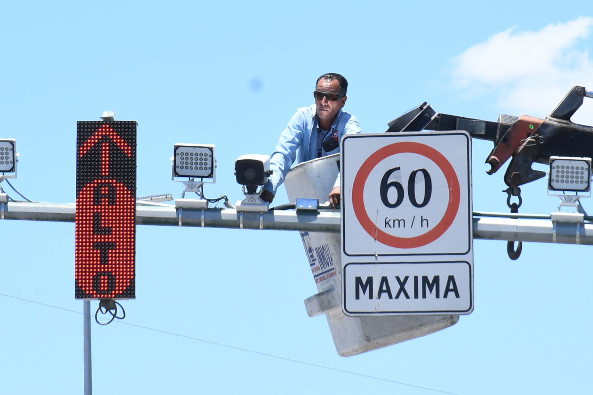 Instalarán 19 arcos de seguridad y 100 cámaras en Torreón