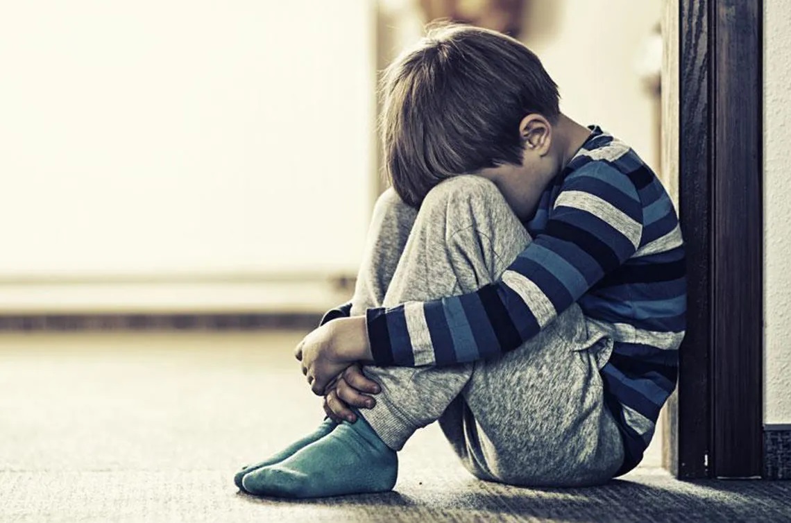 'Cuídate mamá, besitos para todos': Niño de 10 se quita la vida tras denunciar maltrato familiar