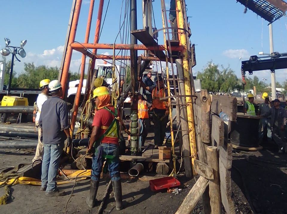 Esperan arribo de especialistas de EUA para colaborar en rescate de mineros en Sabinas