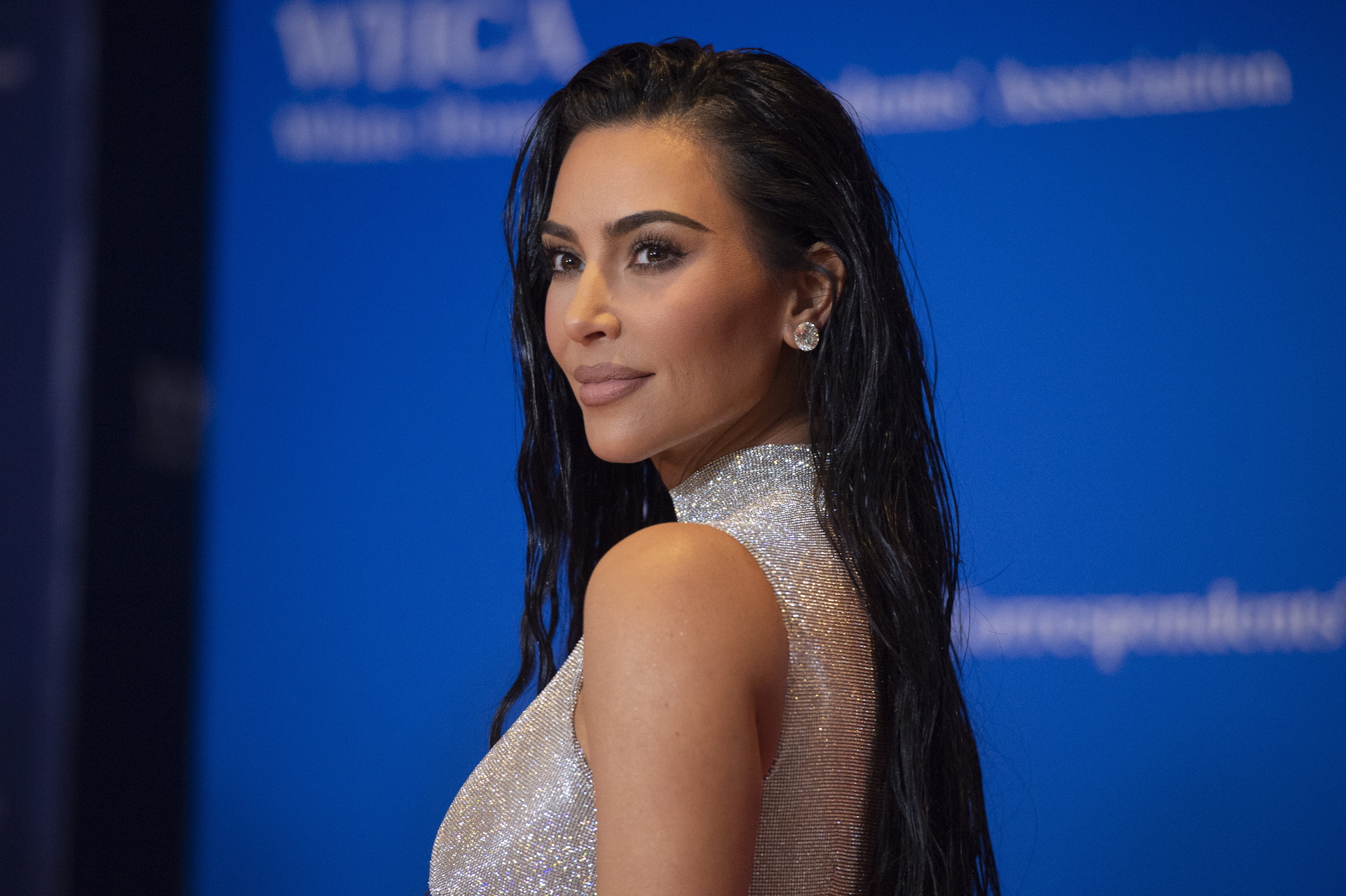 ¿Por derrochadora? Delincuente 'culpa' a Kim Kardashian por haberla robado