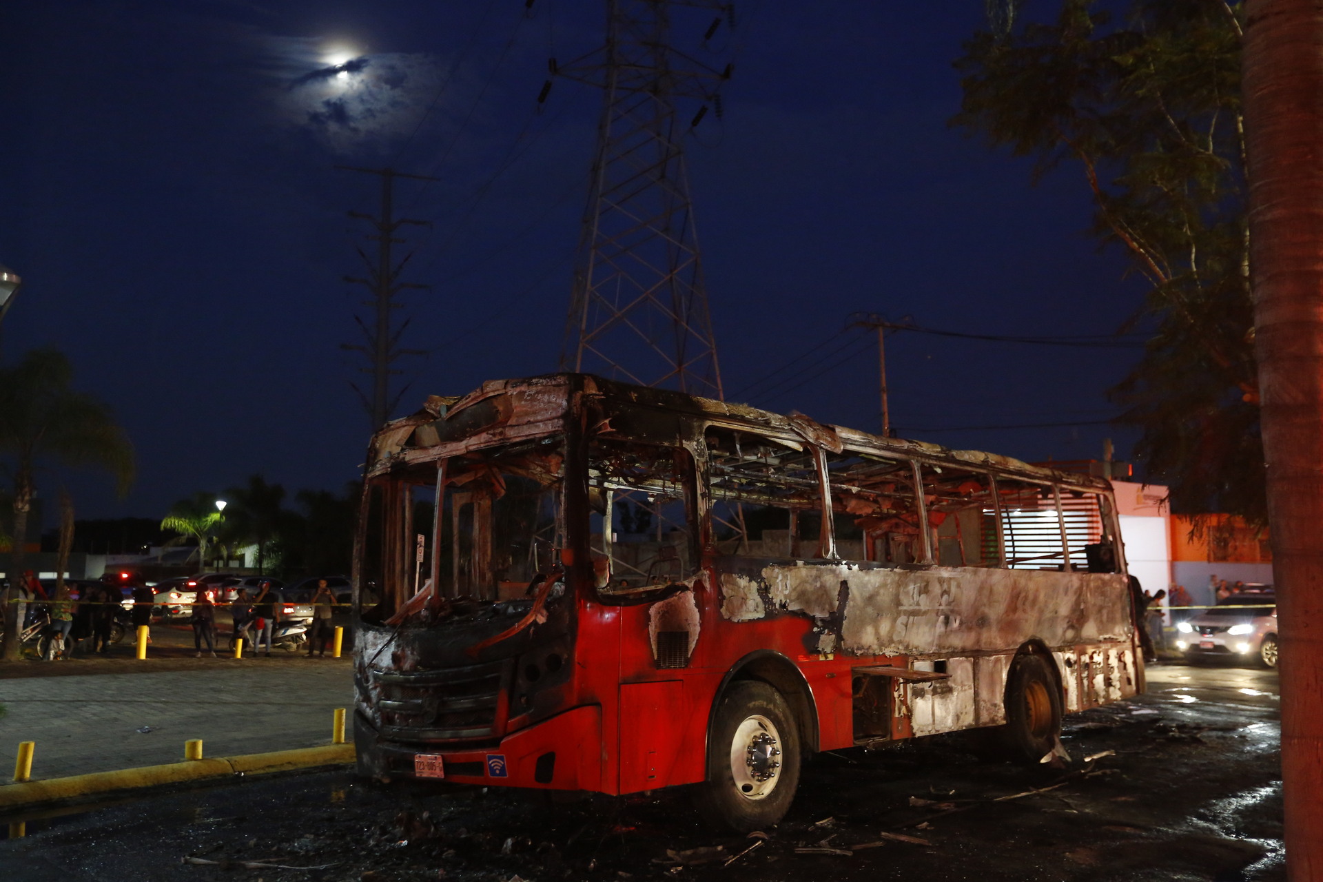 Detienen a ocho personas por quema de vehículos y tiendas en Guanajuato