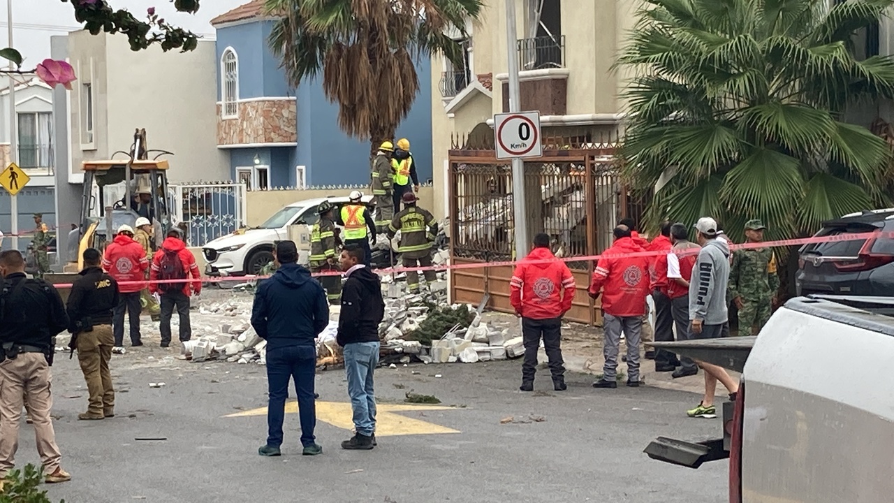 Mueren tres agentes tras fuerte explosión en vivienda de Saltillo