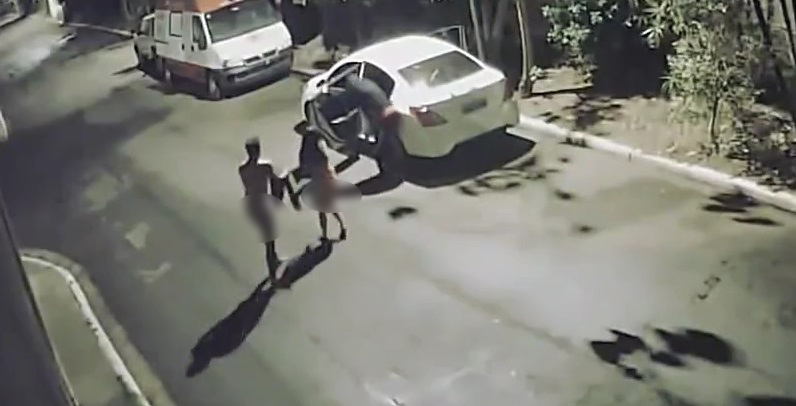 VIRAL: Asaltan a pareja que tenía relaciones en un carro y los dejan sin ropa en la calle