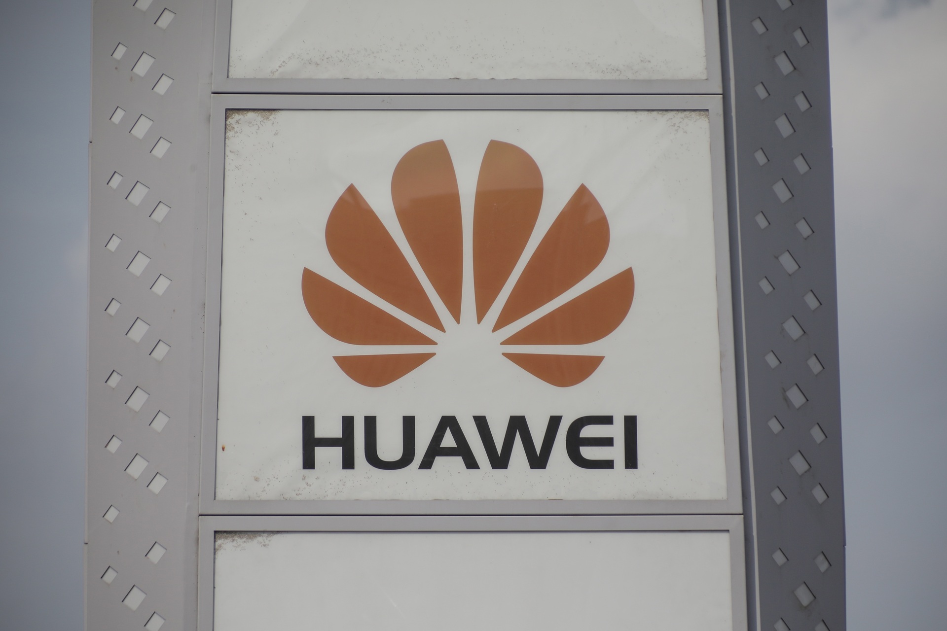Tributación es reto para la transición digital en América Latina, dice Huawei