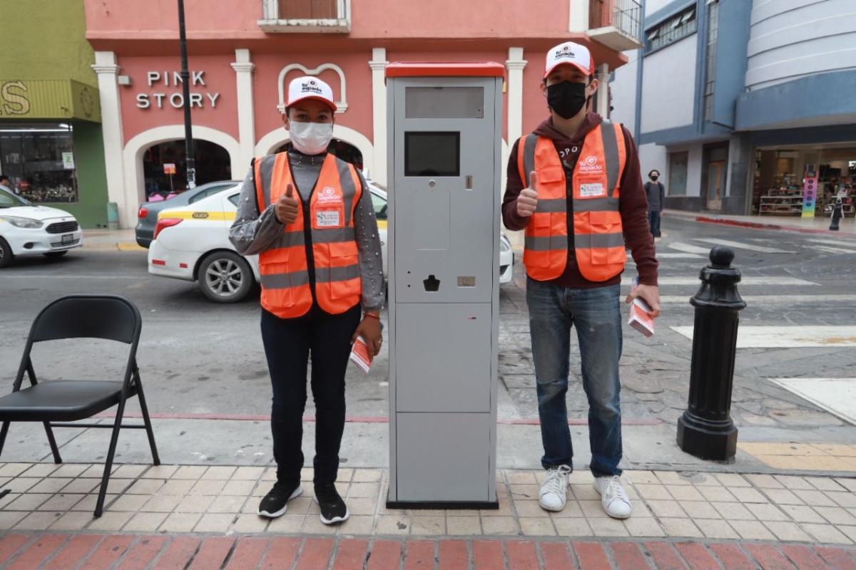 Instalan primeros parquímetros inteligentes en Centro Histórico en Saltillo