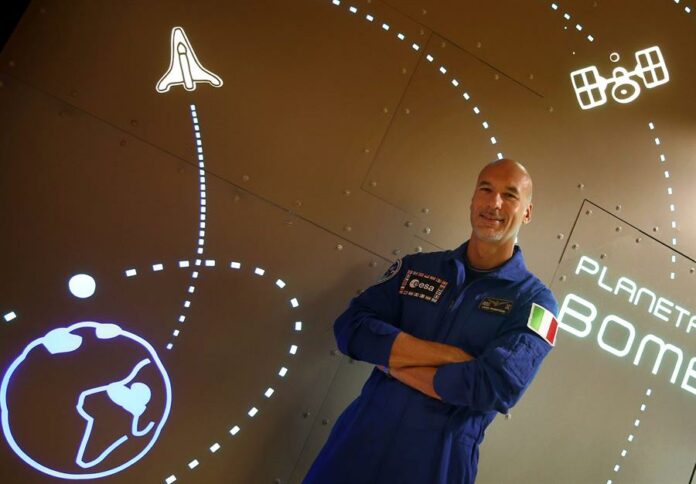 El astronauta Luca Parmitano, condecorado como nuevo 'Cavaliere' de Italia