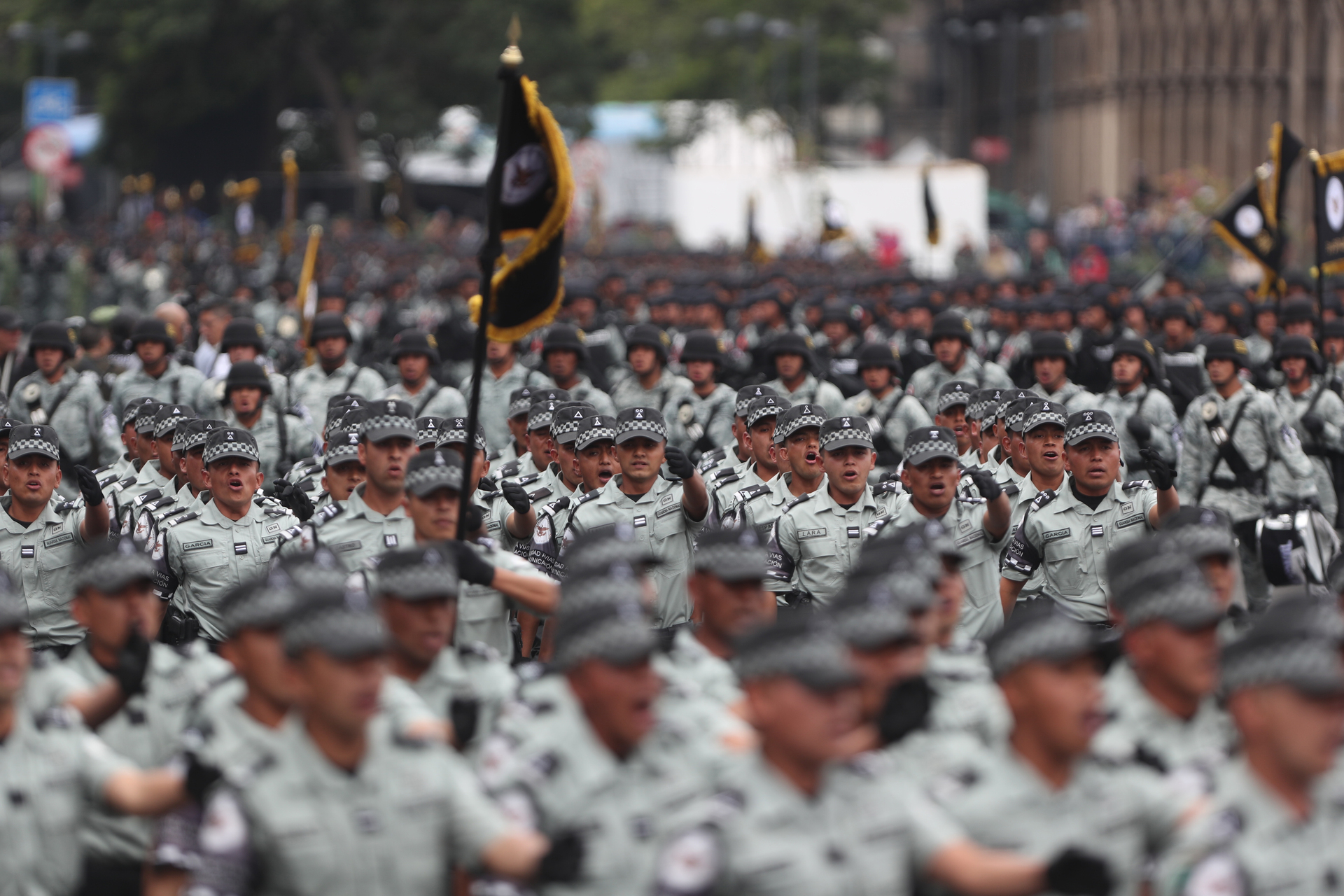 AMLO advierte de problemas en caso de no consolidar la Guardia Nacional