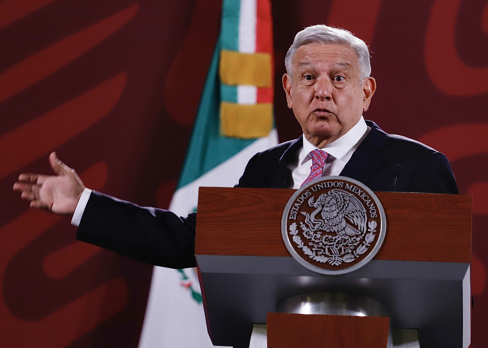 AMLO niega militarizar México pese a polémica reforma sobre las Fuerzas Armadas