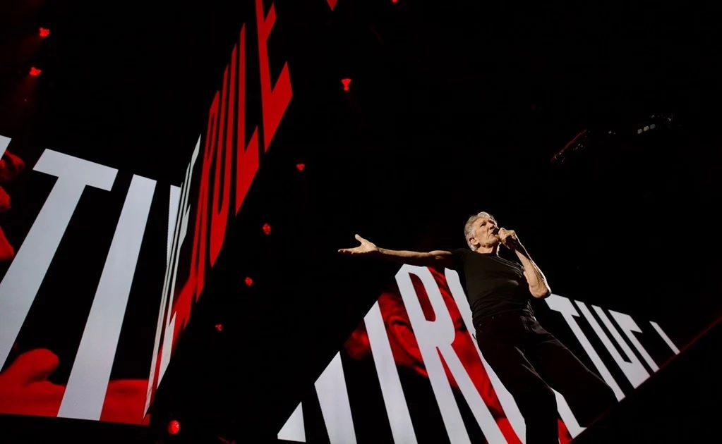 Roger Waters hace retumbar al Palacio de los Deportes con escenario en forma de cruz