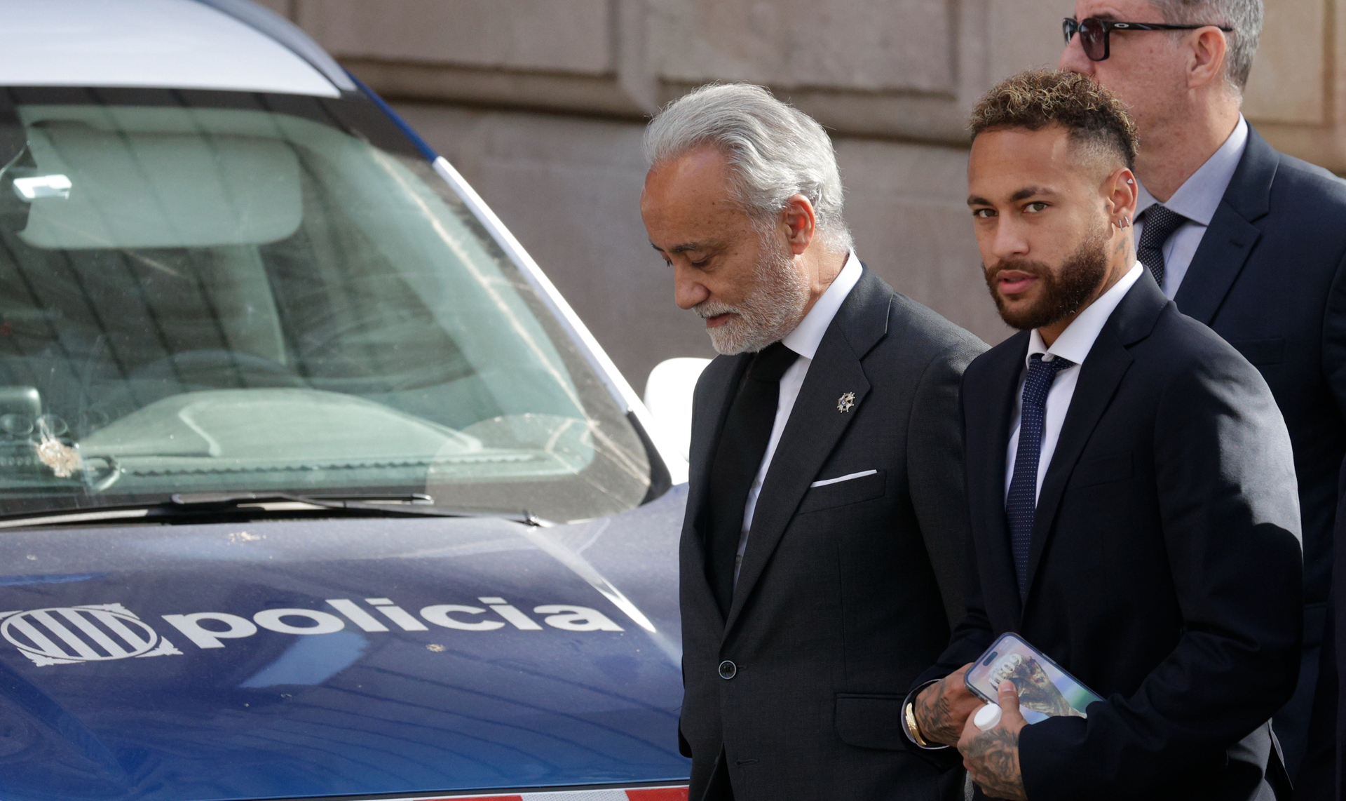 Firmo lo que me dice mi padre: Neymar en juicio por fraude