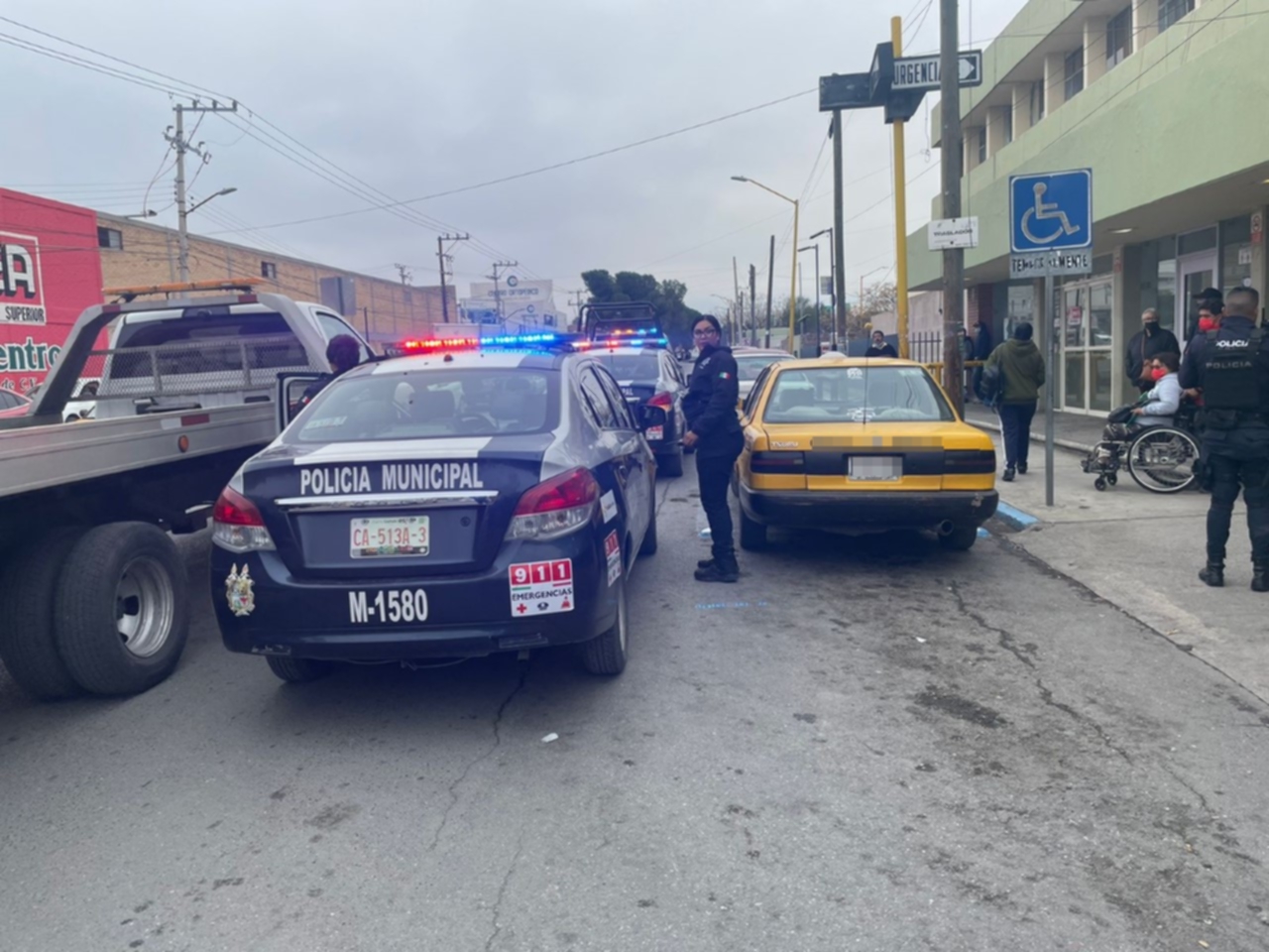 Muere hombre a bordo de un taxi en Saltillo