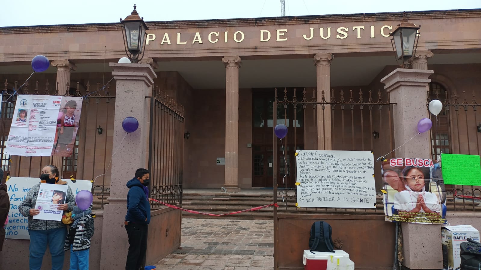 Laguneros acuden al Poder Judicial de Saltillo para denunciar injusticias