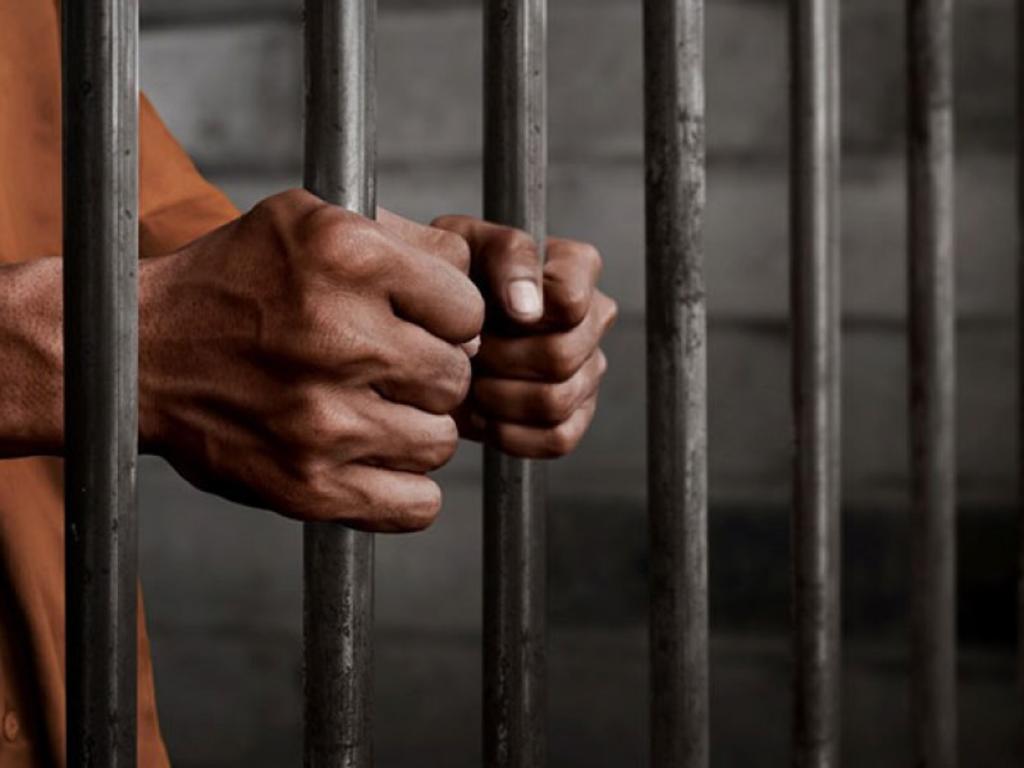 Dan 140 años de prisión a hombre condenado por secuestro