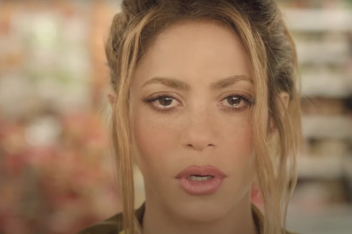 Piden a Shakira que dedique a Piqué temas de Firme y Jenni Rivera