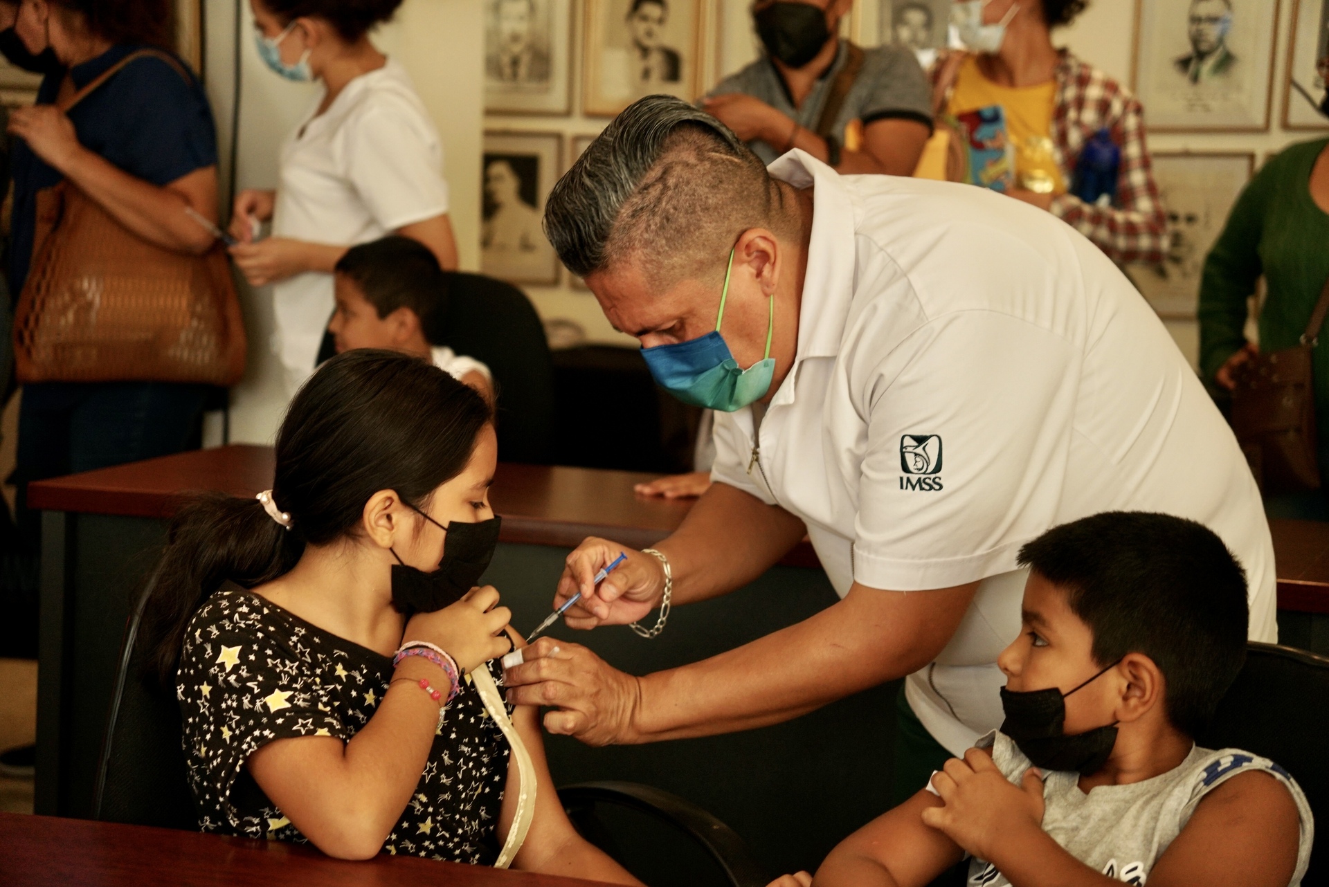 Buscan promover campañas de vacunación contra COVID-19 e influenza en Coahuila