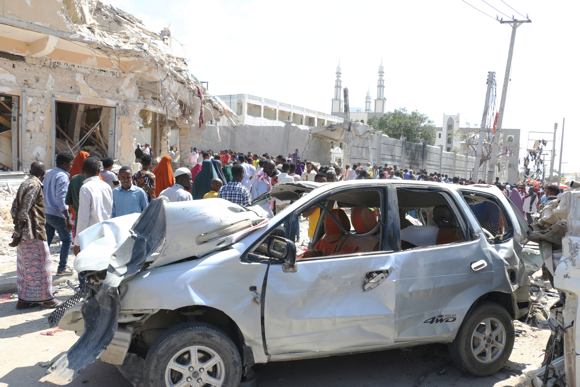 Elevan a 120 la cifra de muertos por atentados con coches bomba en Somalia