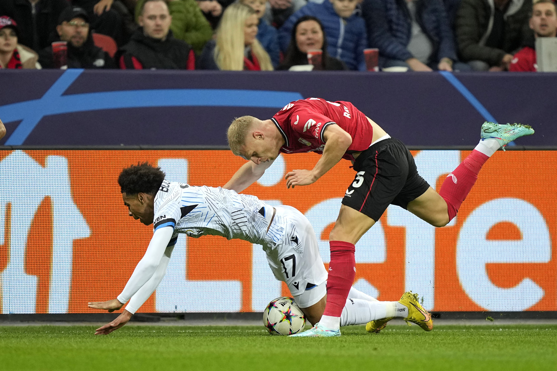 Bayer Leverkusen jugará la Liga Europa tras empatar con el Brujas