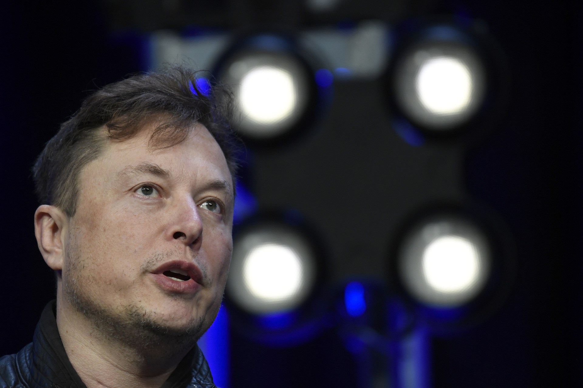 Ministro ucraniano asegura que Elon Musk mantendrá el apoyo satelital