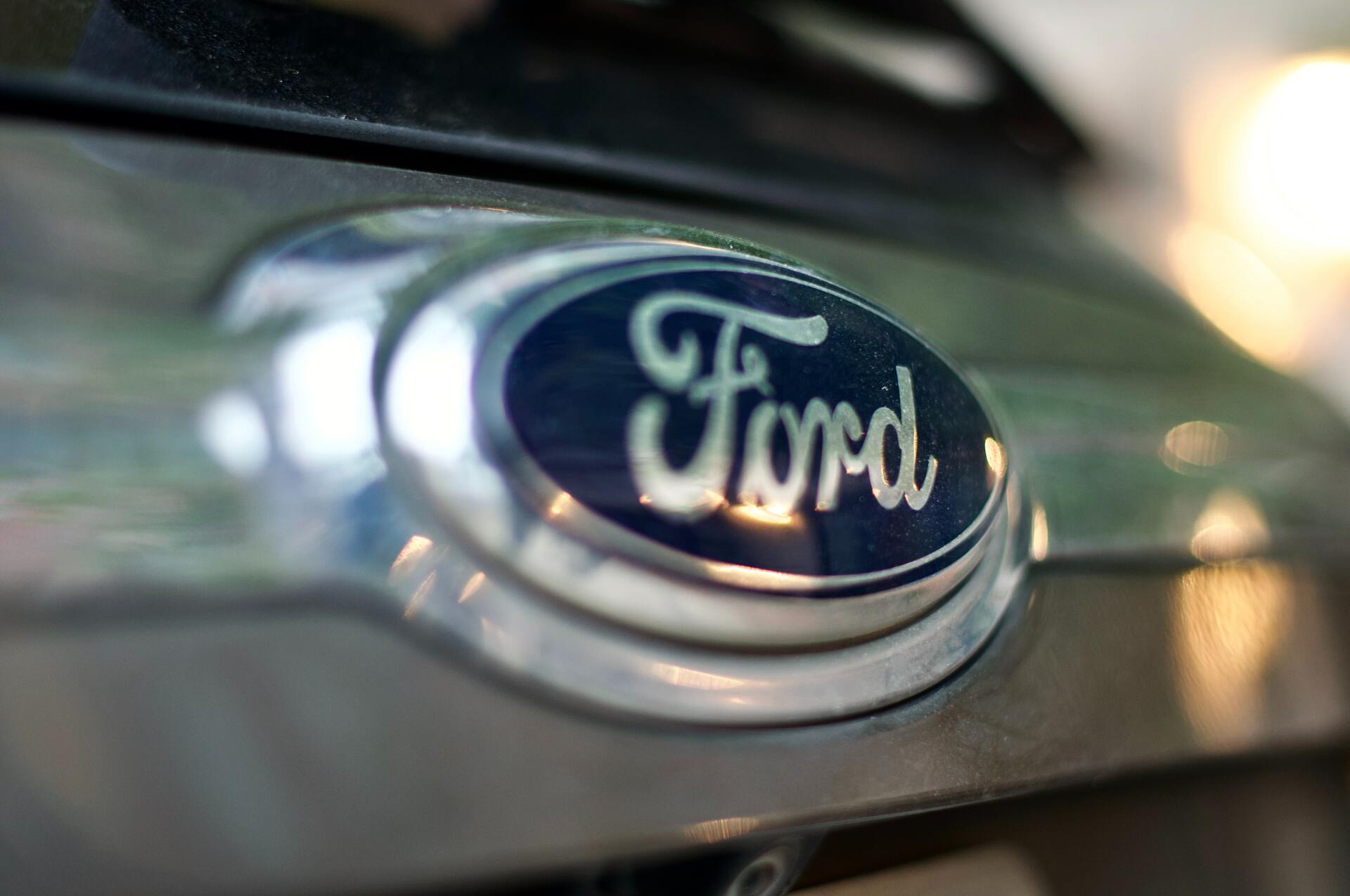 Ventas de Ford se desploman 10% en EUA durante octubre