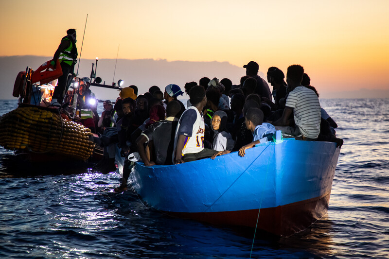 Italia aplica nueva estrategia migratoria en el Mediterráneo