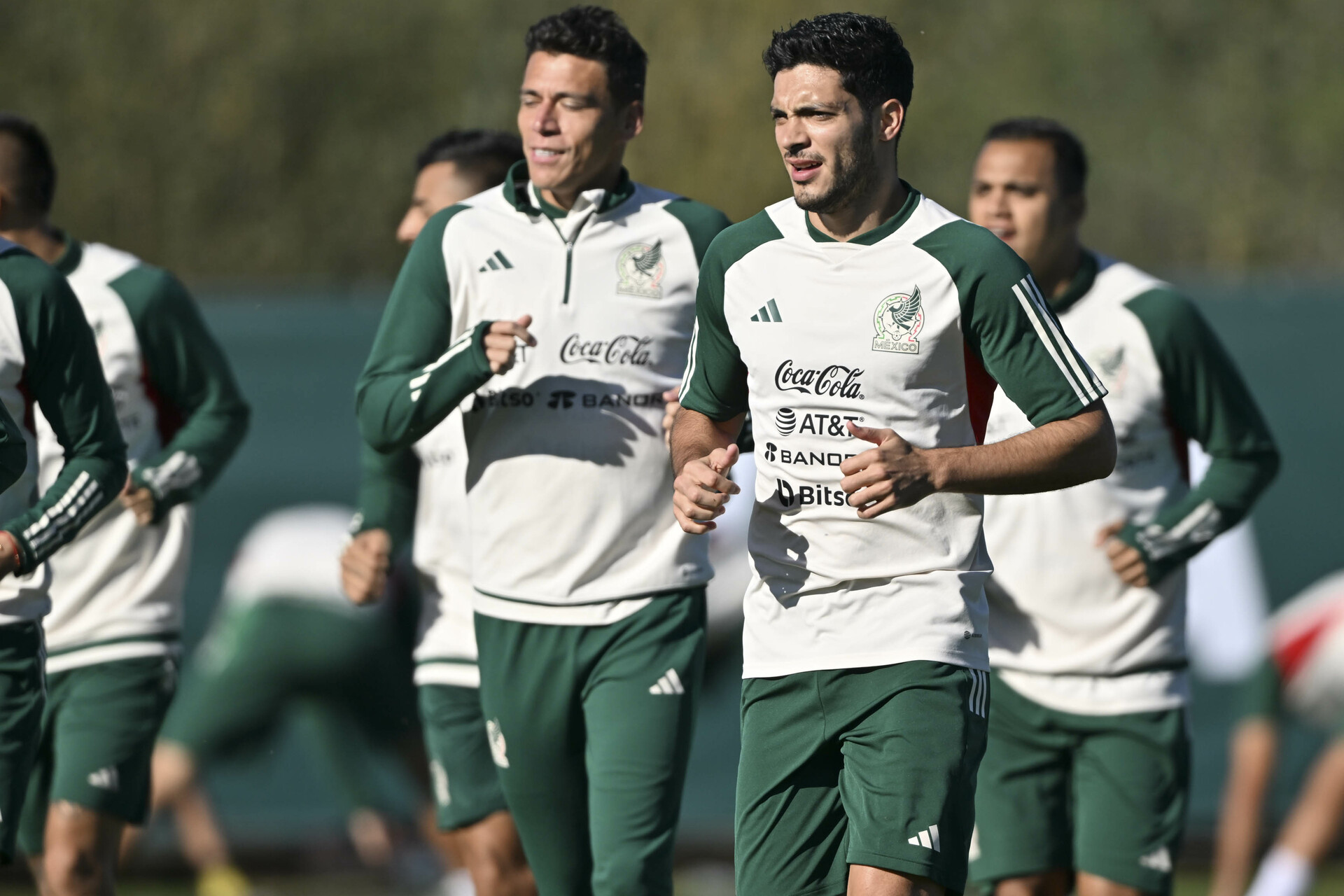 Raúl Jiménez se integra a la segunda semana de entrenamientos del Tricolor rumbo a Qatar