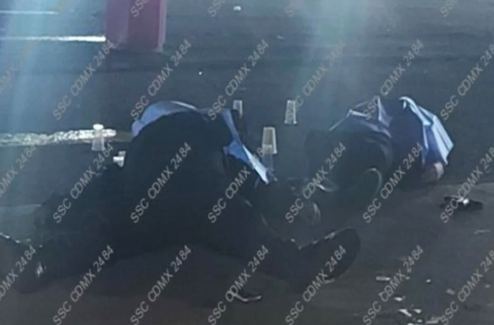 Pelea entre policías en baño de gasolinera deja 2 muertos en la CDMX