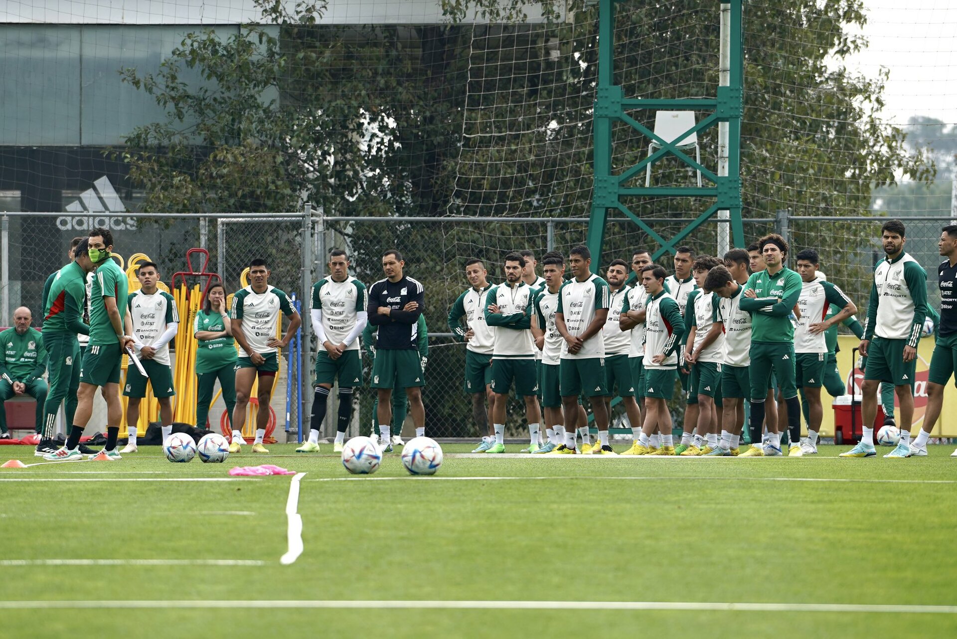 Federación Mexicana de Futbol se disculpa por no alinear a Raúl Jiménez