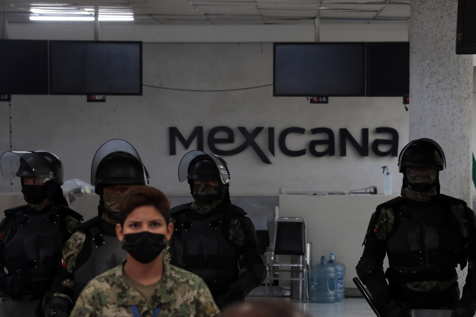 Ya hay negociaciones con trabajadores de Mexicana: AMLO