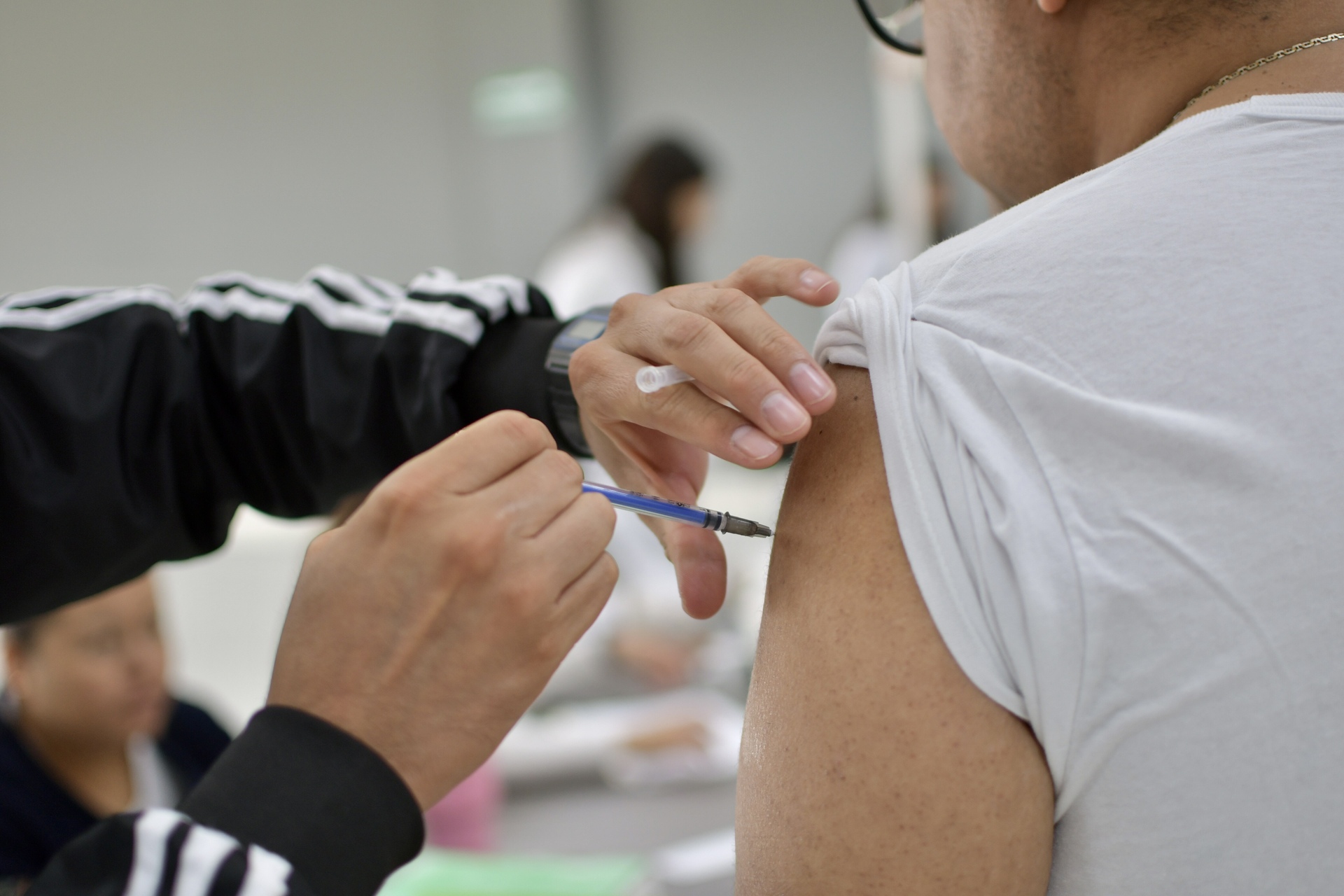 En época invernal, IMSS aplicará 800 mil vacunas contra la neumonía en el país