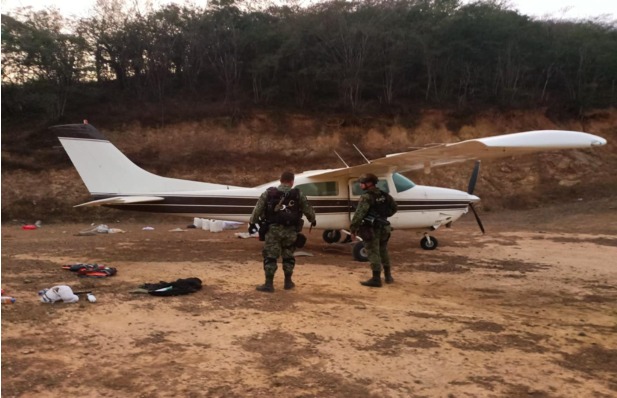 Detienen en Durango avioneta con 309 kilos de cocaína, colaboran Ecuador y EUA