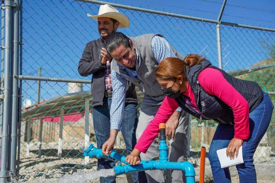 Entregan equipamiento de pozo de agua potable en Ramos Arizpe