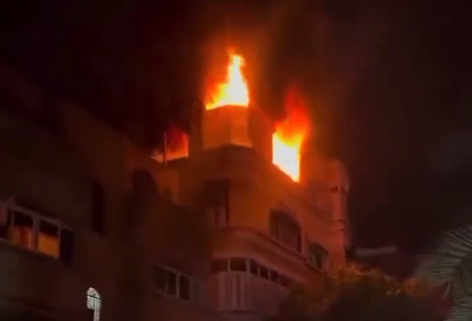 Mueren al menos 21 personas tras un incendio en un edificio en Franja de Gaza