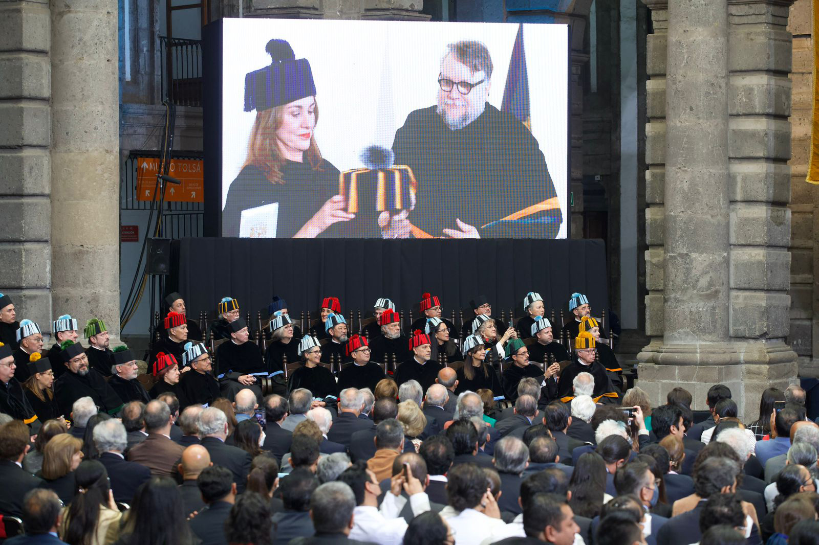 Guillermo del Toro lanza su primer Goya al recibir Honoris Causa de la UNAM