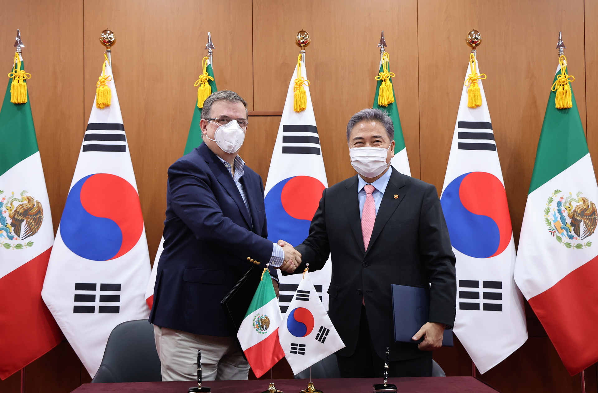 México iniciará en 2023 negociaciones para tratado con Corea del Sur