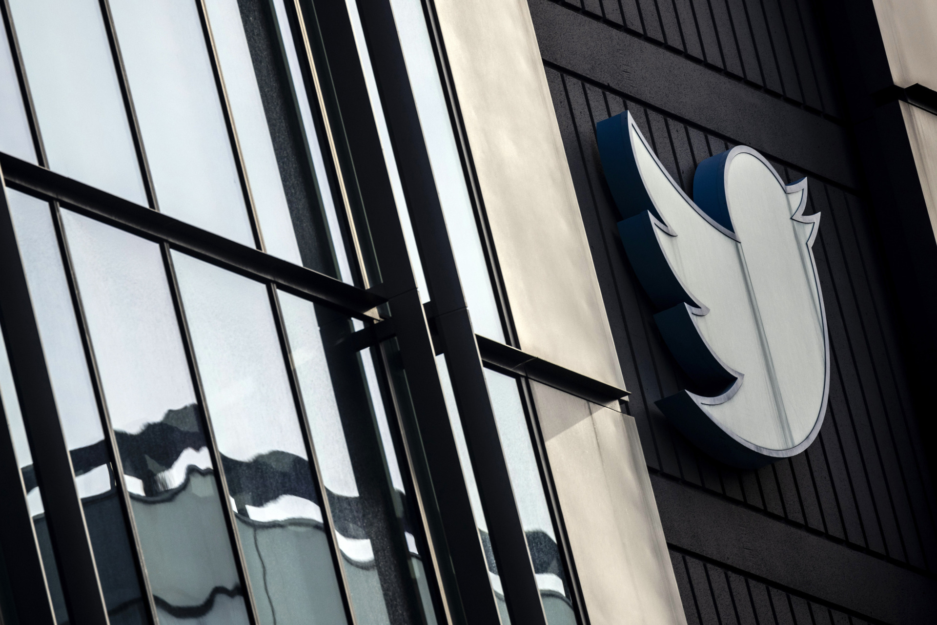 Twitter cierra oficinas en Bruselas y genera temores en la UE