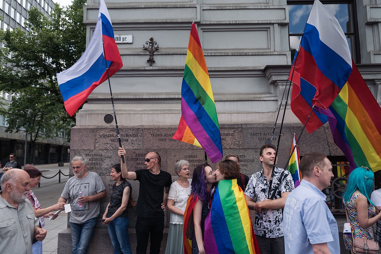 Unión Europea lamenta prohibición de propaganda LGBT en Rusia