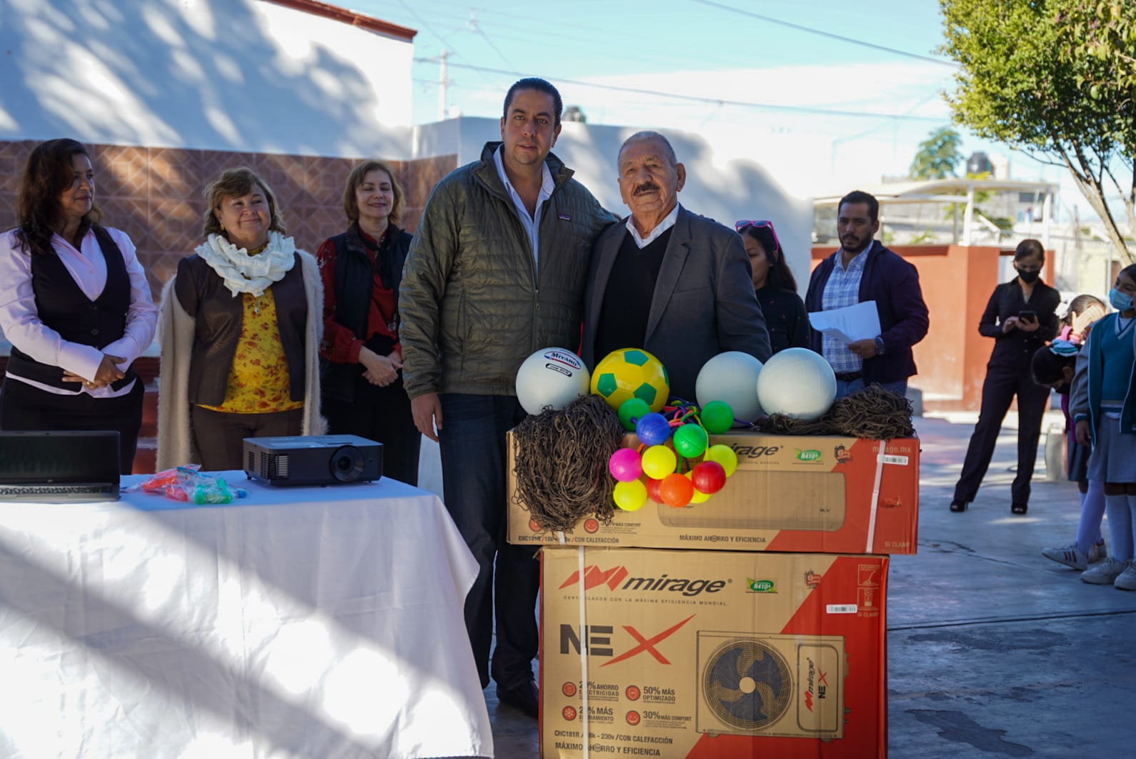 Gobierno de Ramos Arizpe destina más de 200 mil pesos en apoyos a escuela