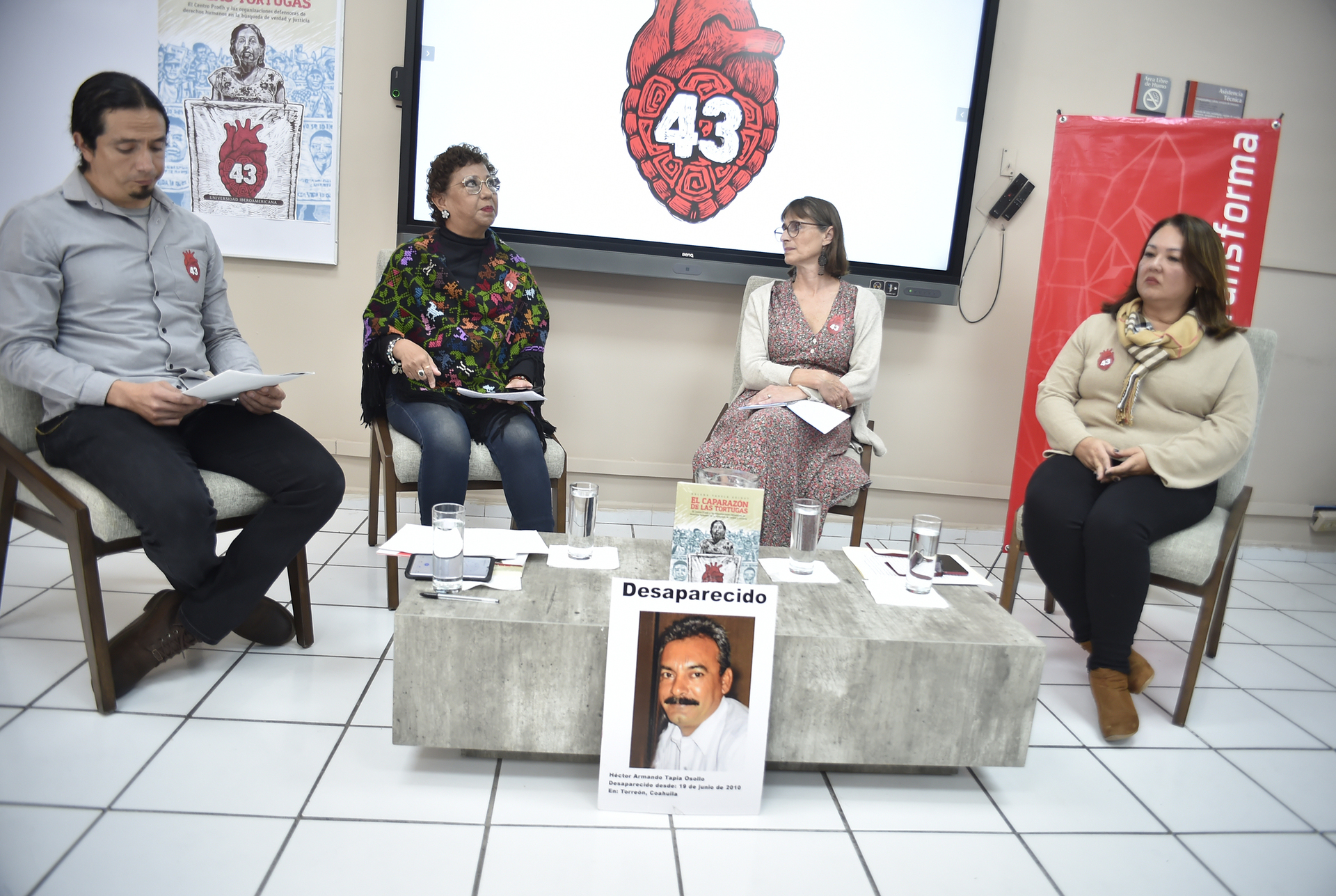 Presentan libro 'El Caparazón de las Tortugas' en la Ibero Torreón