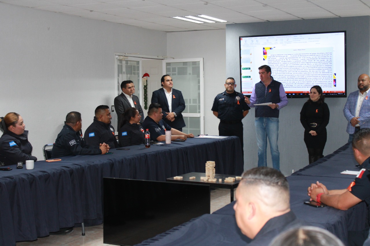Unidad de Derechos Humanos imparte capacitación a elementos de la DSPM de Torreón
