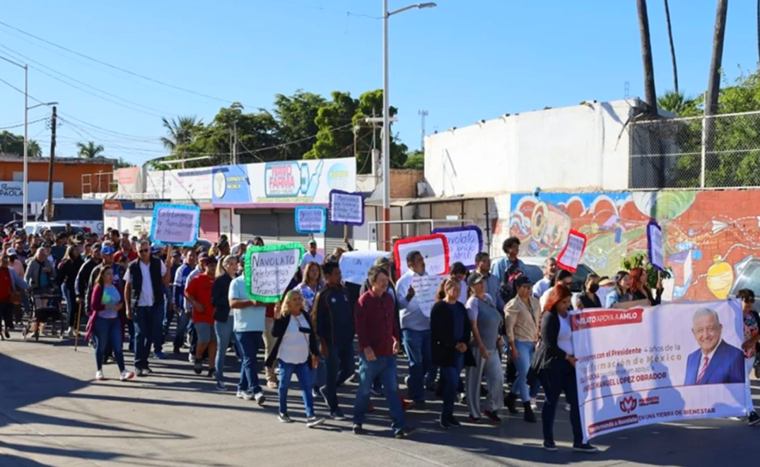 Marchan también en Sinaloa por AMLO
