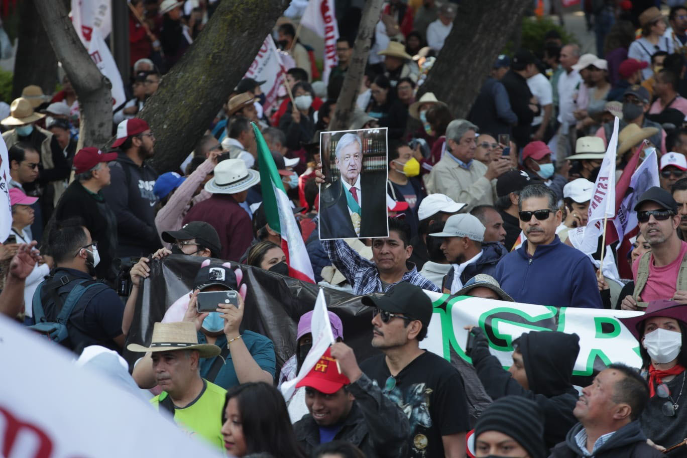 No son acarreados, no tenían medios para venir: Solalinde sobre asistentes a marcha de López Obrador