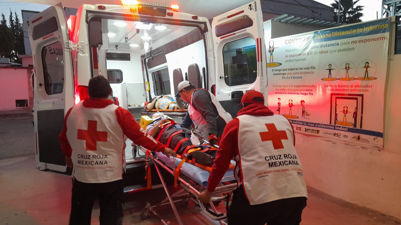 Cuatro lesionados dejó volcadura en Parras de la Fuente