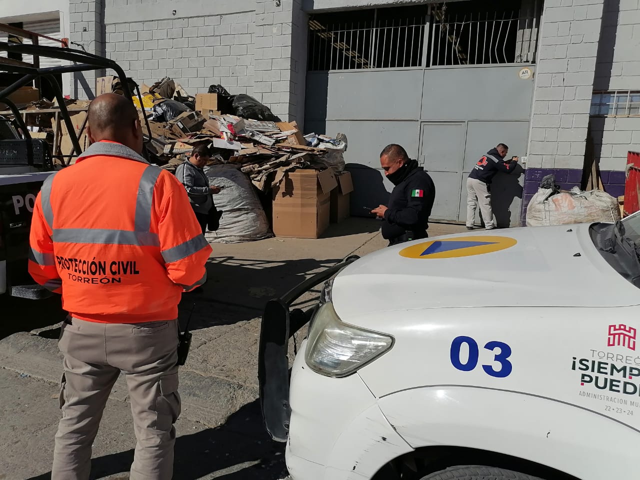 Protección Civil clausura recicladora en la carretera Torreón-San Pedro tras no pasar inspección