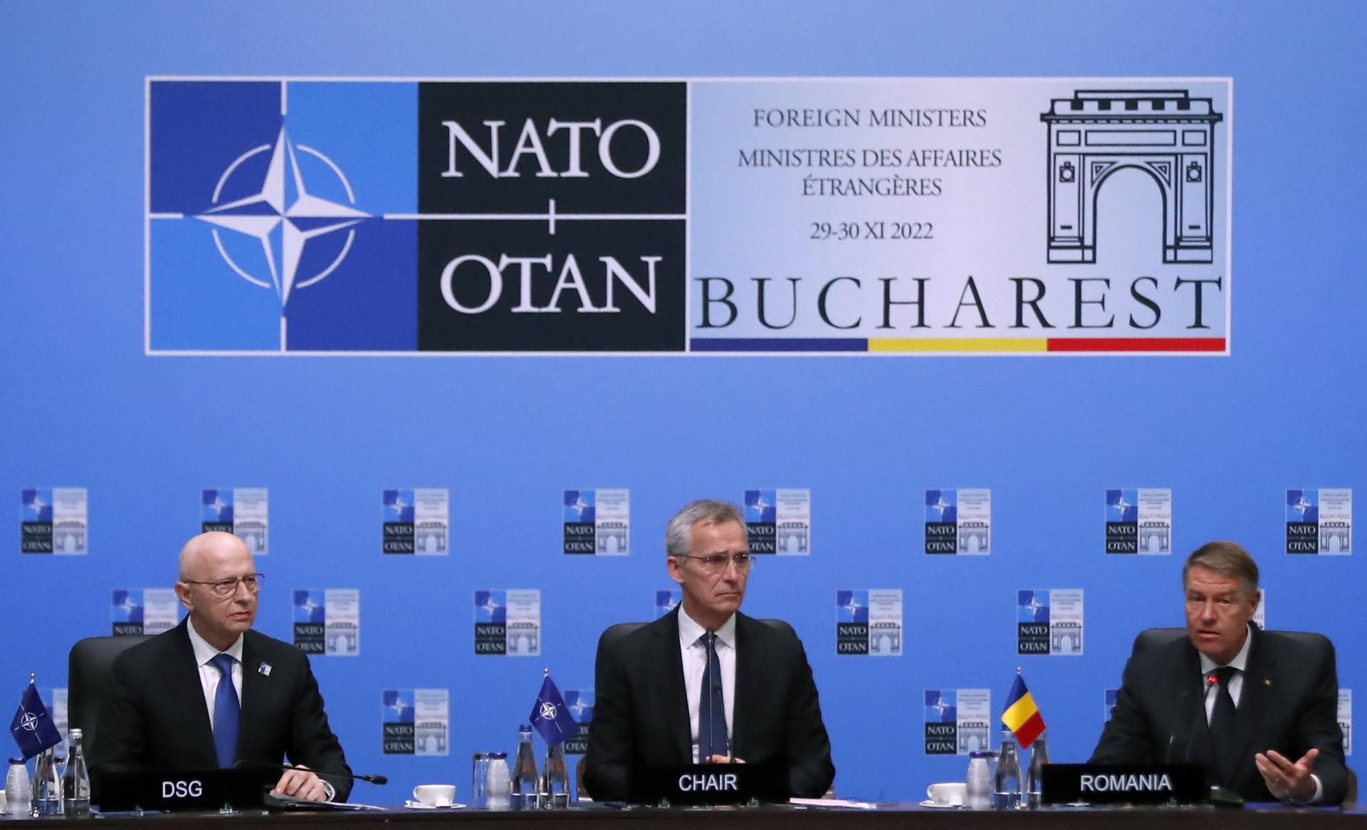 Ministros de la OTAN apoyan a Ucrania para combatir la guerra de invierno de Vladimir Putin
