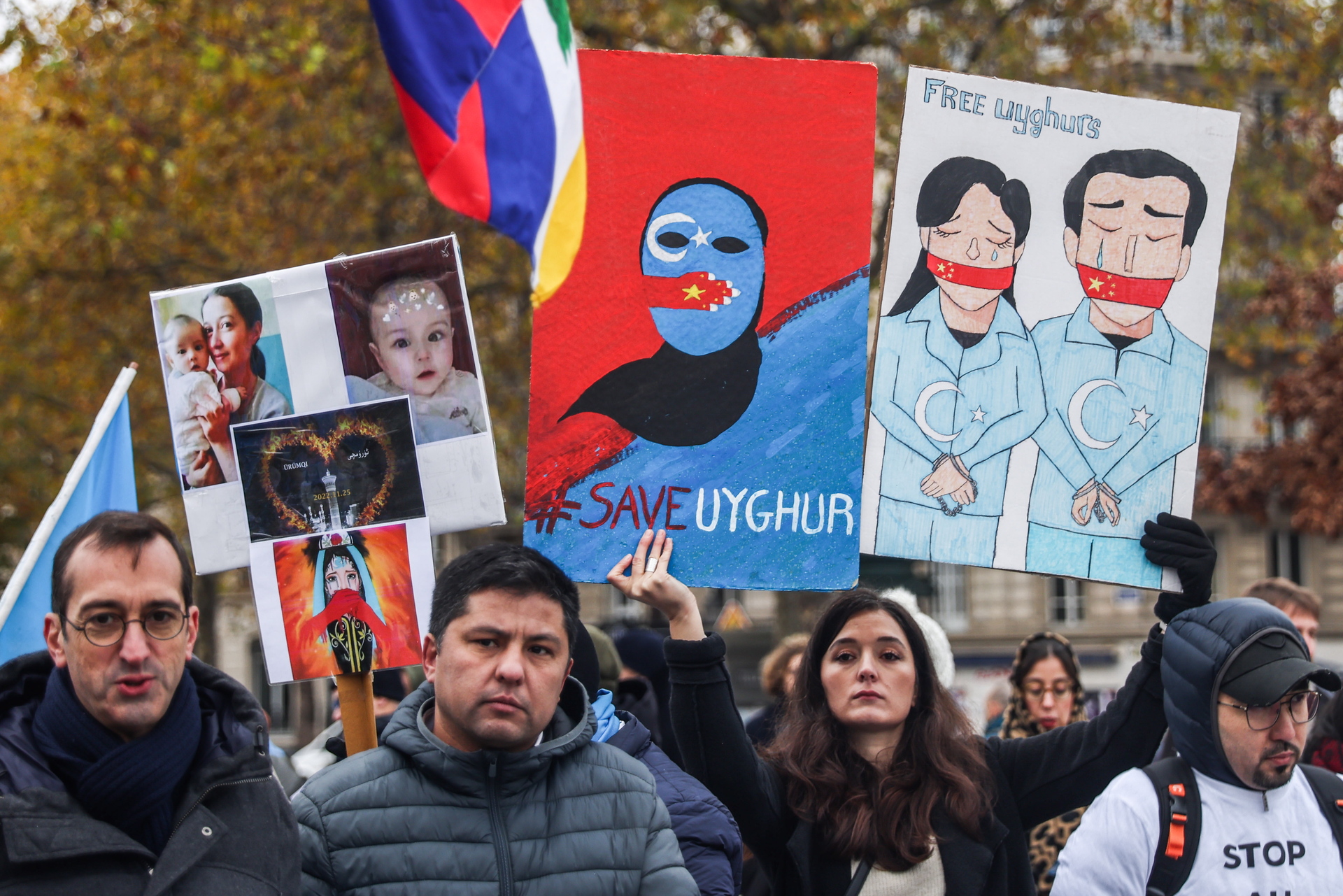 Marcha en París reclama a China el fin de los abusos en Xinjiang