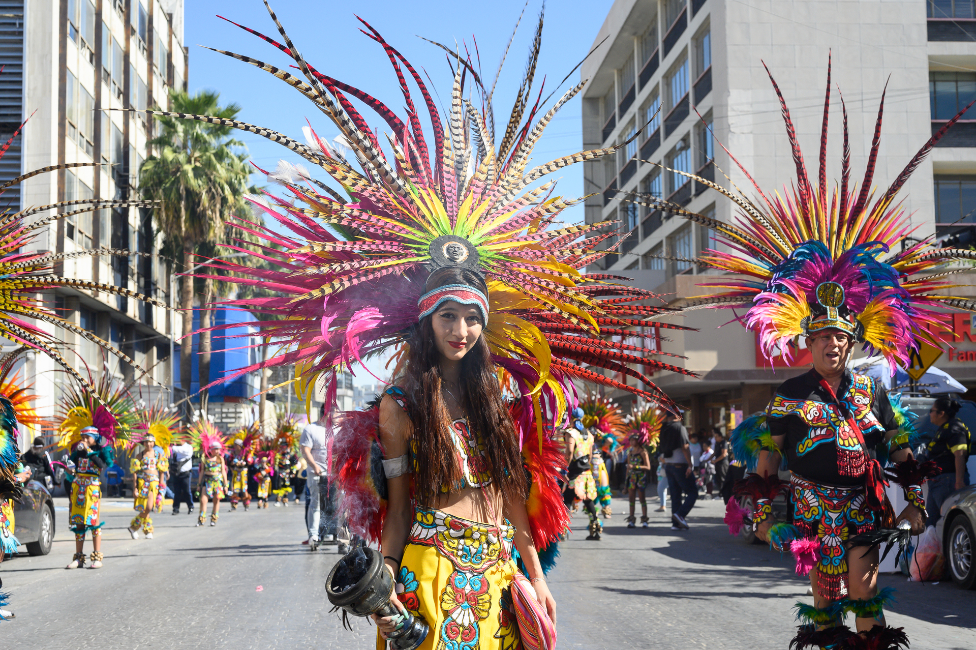 FOTOS: Danzas mantienen viva la tradición guadalupana durante peregrinaciones en Torreón