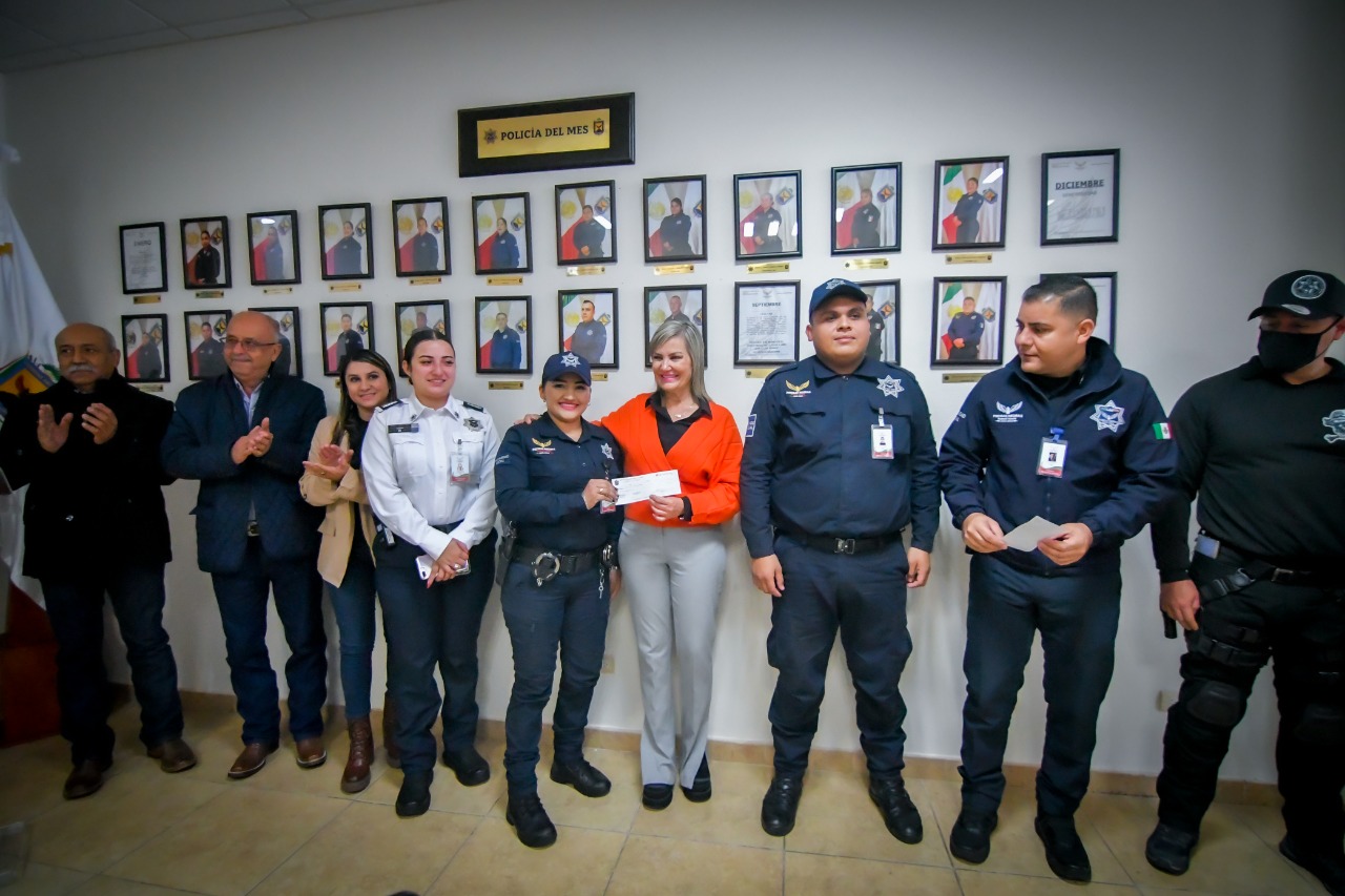 Reconocen a la policía y el policía del mes de noviembre en Piedras Negras