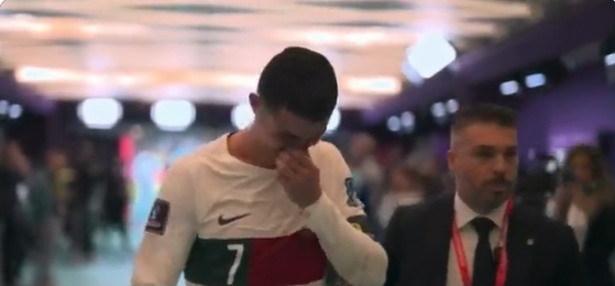 VIDEO: Cristiano se retira inconsolable tras eliminación de Portugal 