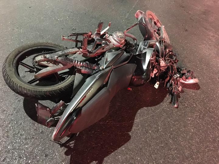 Motociclista pierde la vida tras estrellarse contra un vehículo en Saltillo