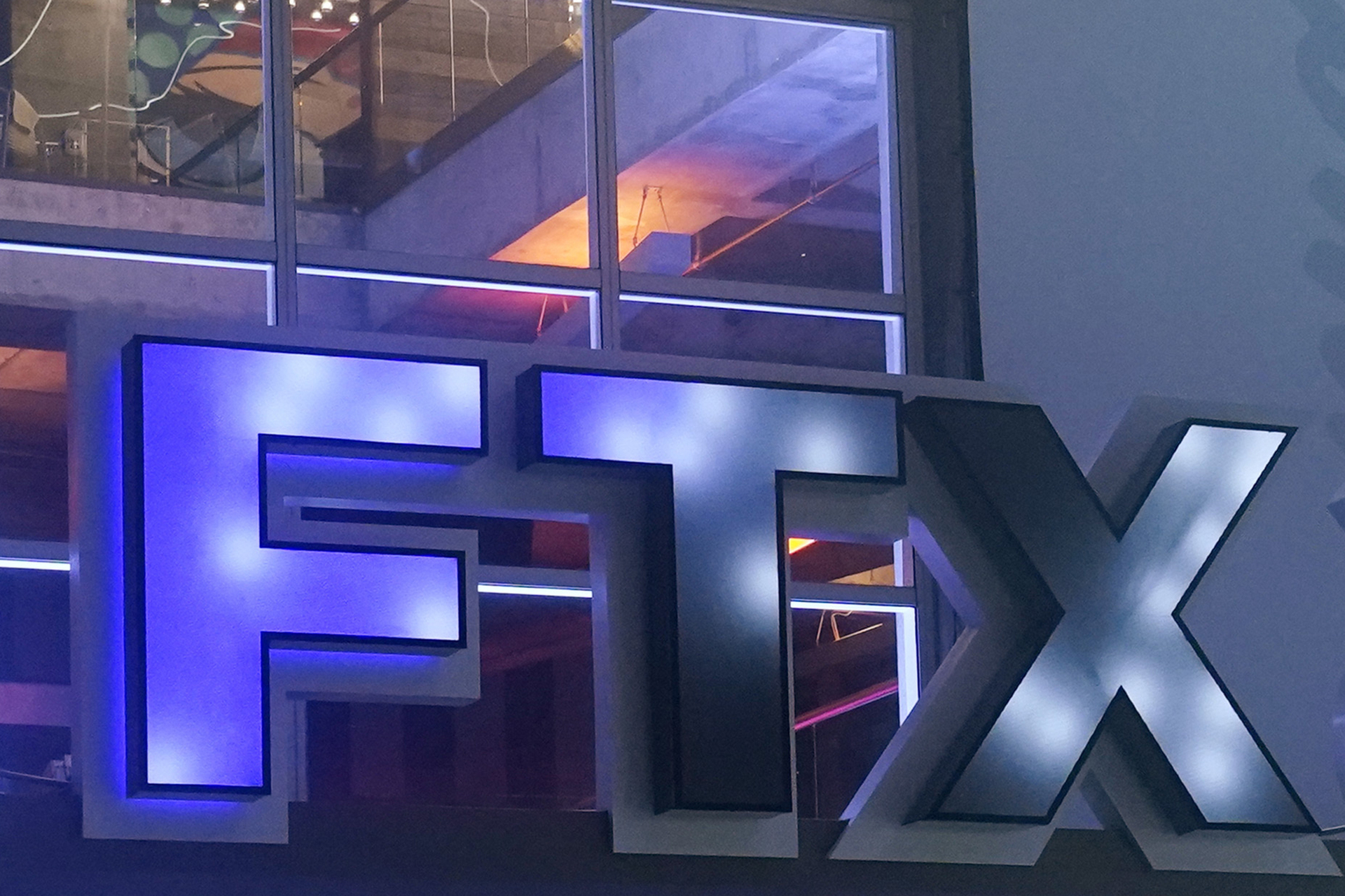 SEC demanda a Sam Bankman-Fried por orquestar un fraude contra inversores de FTX